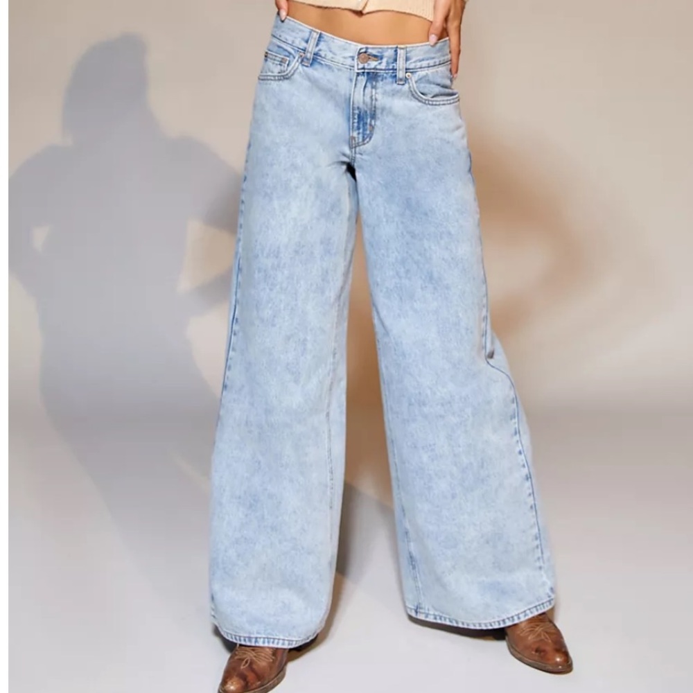NWT Urban Outfitters BDG Low & Wide Jean Color Vintage Denim 90s